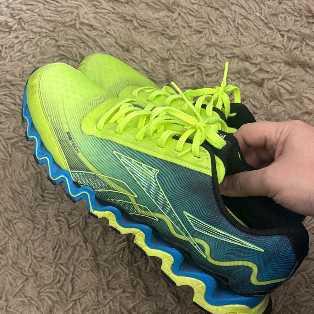 Zig zag Reebok Bright Yellow and Blue Athletic Shoes